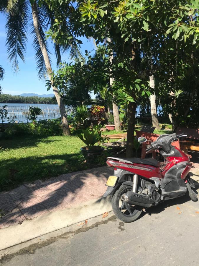 Coral Riverside Homestay & Hostel Хой Ан Екстериор снимка