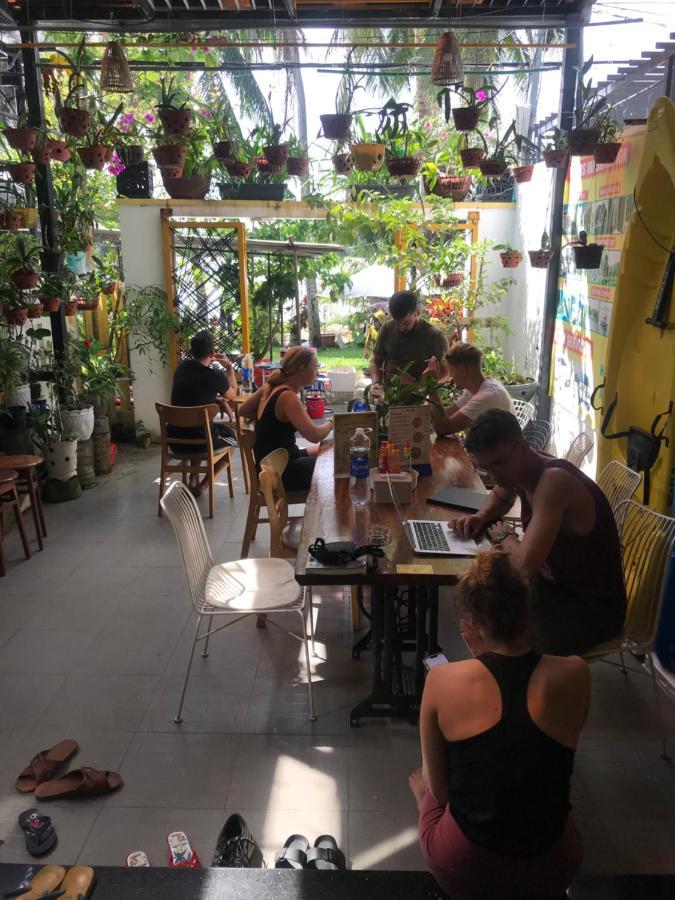 Coral Riverside Homestay & Hostel Хой Ан Екстериор снимка