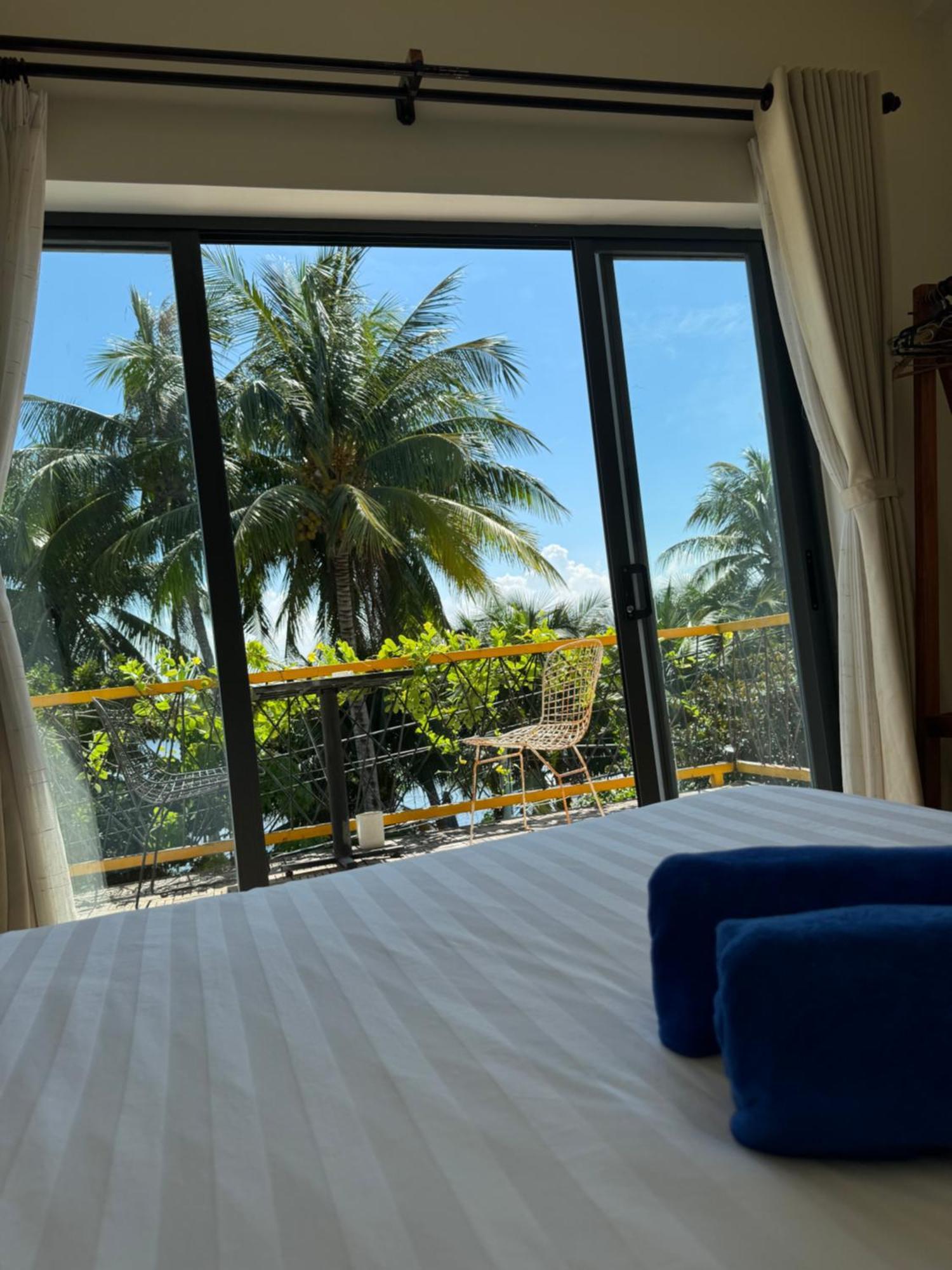 Coral Riverside Homestay & Hostel Хой Ан Екстериор снимка